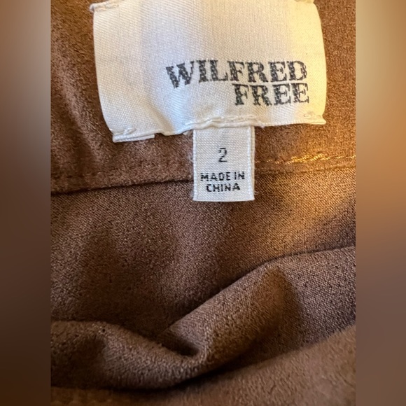 Wilfred Lis Suede skirt, size 2, rich brown color. - Picture 3 of 4